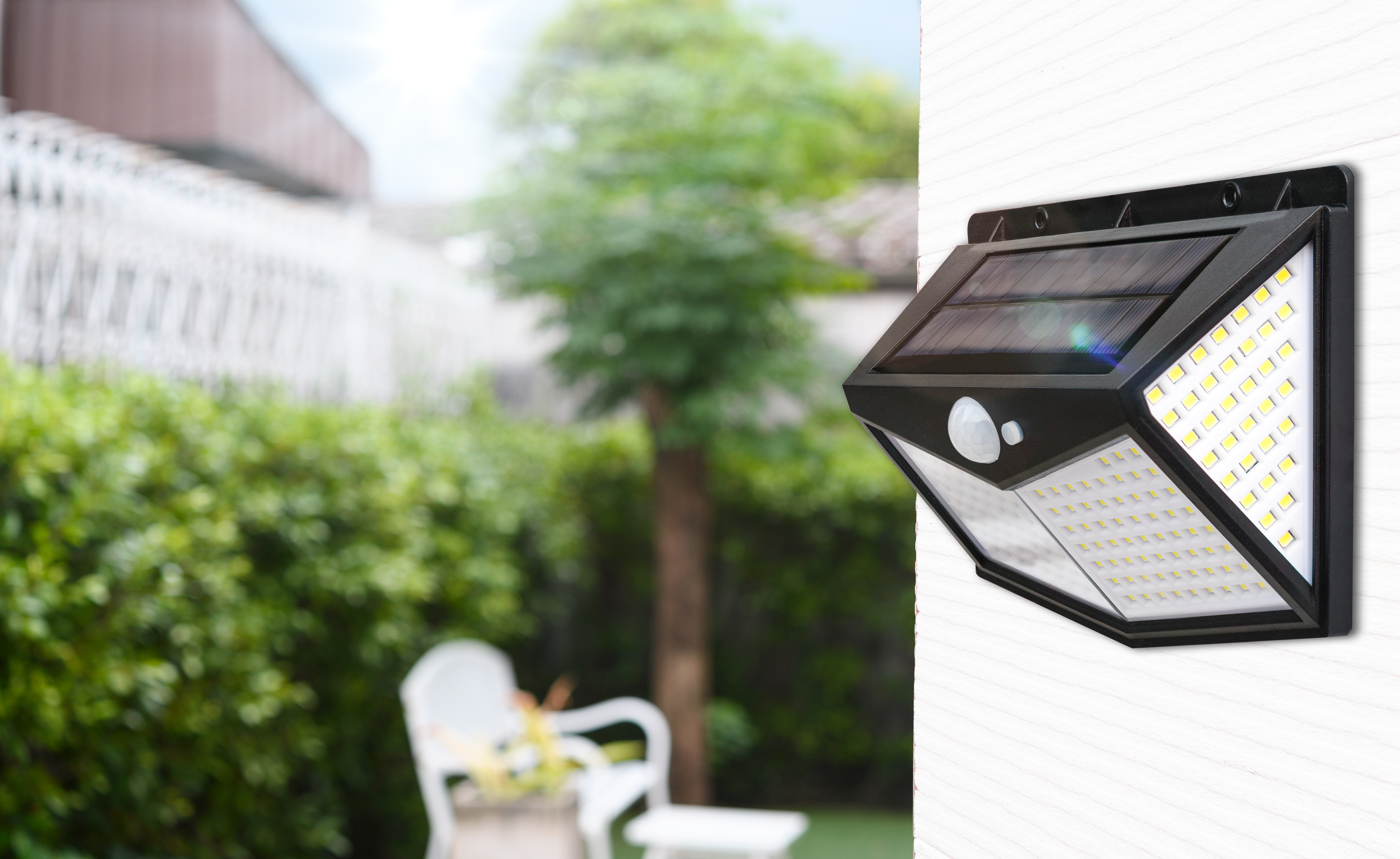 Small solar powered led light with motion sensor